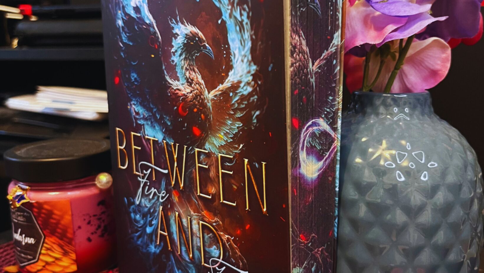 Buchrezension: Between Fire and Fate